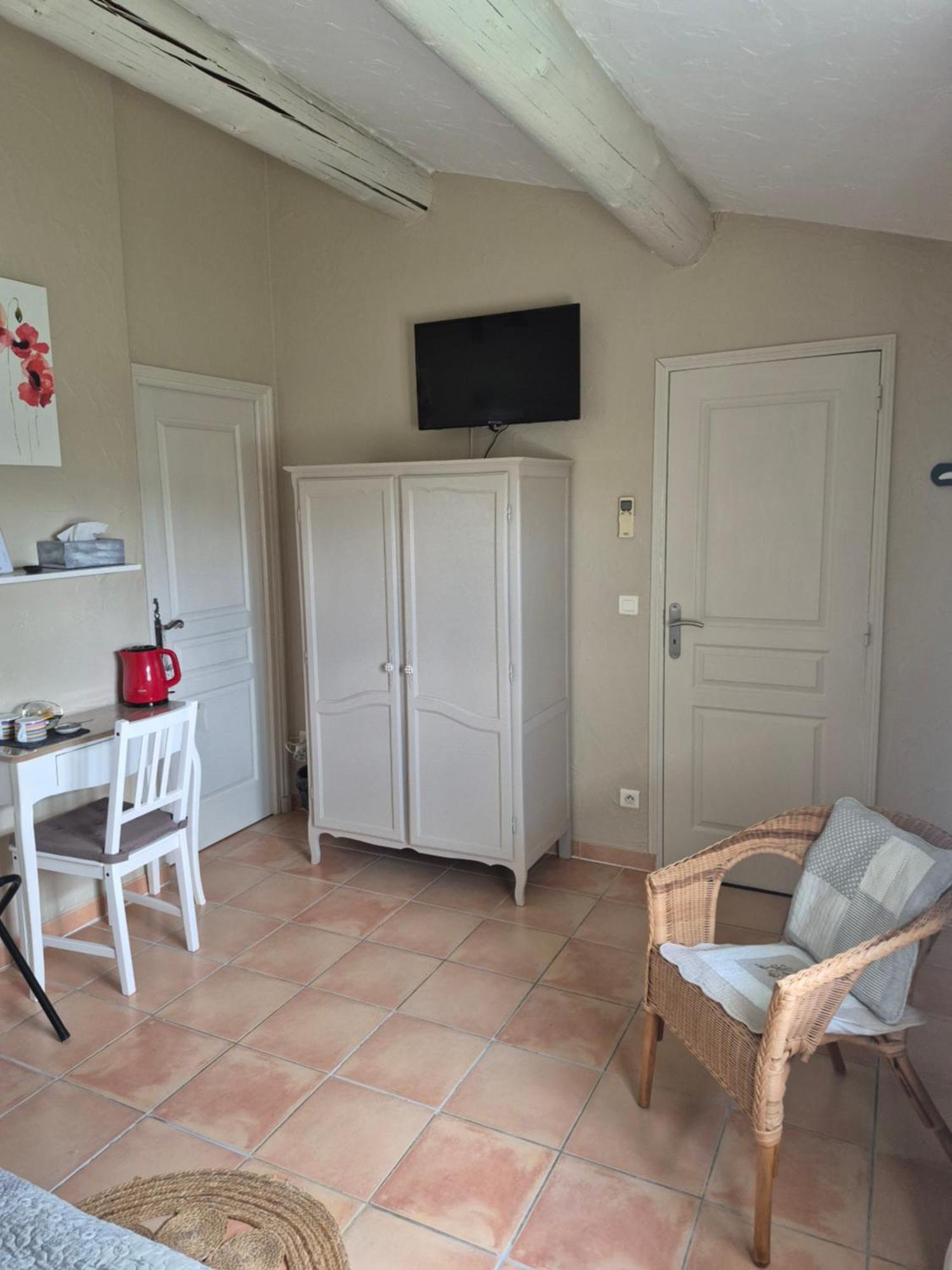Mas Clement - Chambre Et Table D'Hotes LʼIsle-sur-la-Sorgue Екстериор снимка